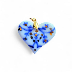 Real Gold Delft-Inspired Gold Pendant with Handcrafted Porcelain Heart and Intricate Blue Patterns