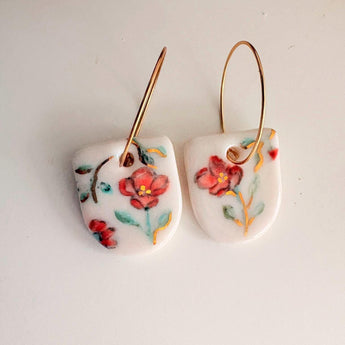 White Botanical Flower Earrings - image 1